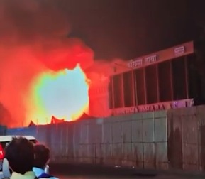 Kurla Depot Rangoon Zaika Hotel Mai Aag lagne ki Khabar hai