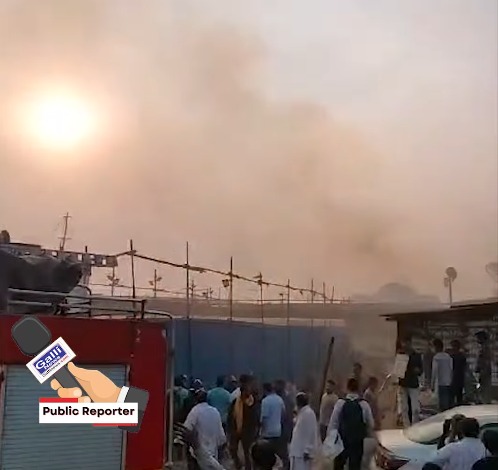 Kalyan Faanoos bridge ke pass,ek Tabele Mai aag lagi hai