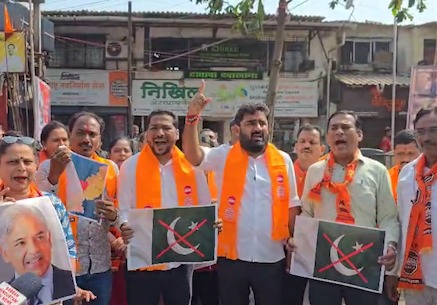 Jammu & Kashmir Aatanki Hamle Ke Khilaf MNS Party Ke Chandivali Me Protest Kiya Gaya