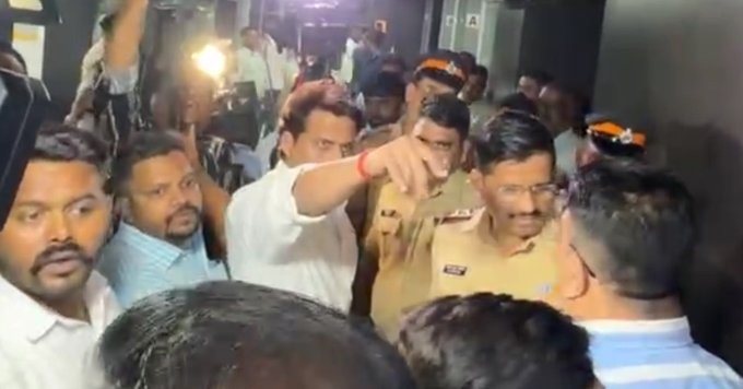 Cricket Commentary Marathi Me Kyon Nahi? MNS Leader Aur Workers Pohanche Hotstar Ke Mumbai Office Me