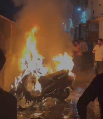 Antop Hill : 4 Bike Caught Fire