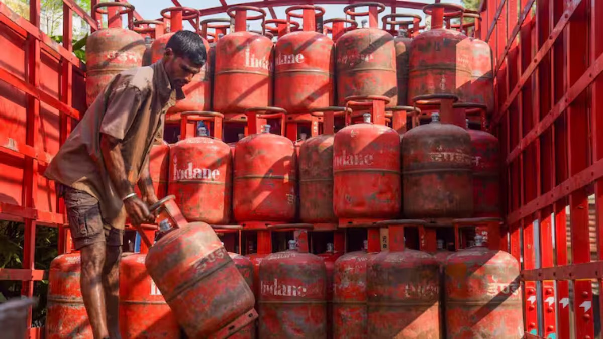 Gas Cylinder Price Cut – 19Kg Commercial LPG Cylinders ka rate Rs 7 kam hua, Aaj se Desh Bhar Me naya rate Lagoo