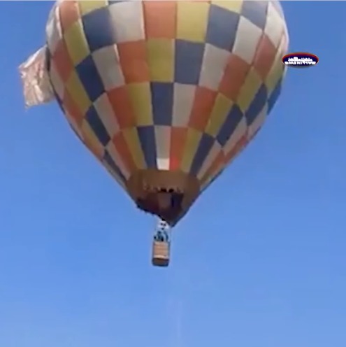Hot Air Balloon Phat Gaya Maha Kumbh Mela Mein, 6 Log Serious Injured Hue At Paryagraj Uttar Pradesh