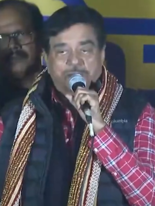 Beef Ban Par Bole TMC MP Shatrughan Sinha, Rule Ek Jaisa Ho, North East Me Yummy Aur North India Me Mummy