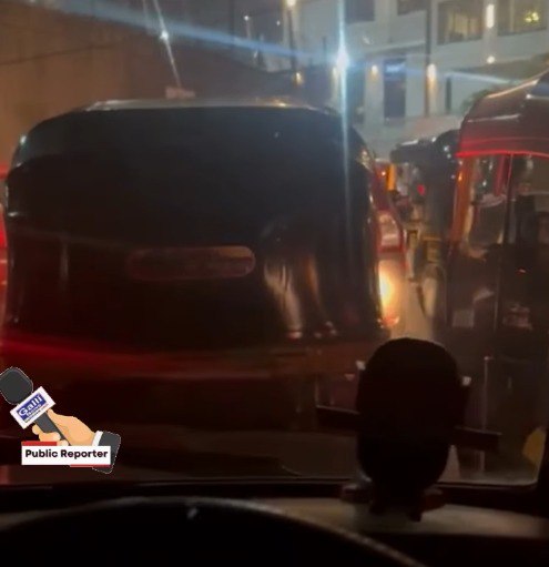 Late Night Traffic At Mumbai