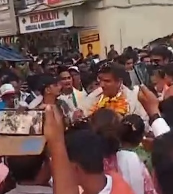 Nachte Bajate MLA Aslam Shaikh ka Wellcome kiya Madh ki Janta ne Koli Samaj ne at Malad West Assembly