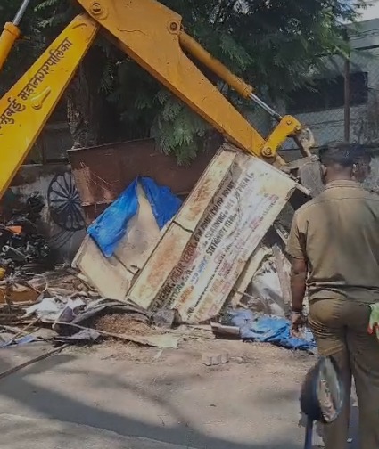 Bmc Ka Chala Bulldozar At Andheri West