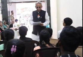 On the occasion of Children’s Day, I was glad to attend Children Speak, forward-looking event championed by 11 NGOs including Prerana, Leher, Pratham, Jan Jagruti Vidyarthi Sangh, Apnalaya, SNEHA, SUPPORT, Salaam Baalak Trust, Mumbai Mobile Creches, Karunya Trust and the Committed Communities Development Trust to hear from the voices of tomorrow.