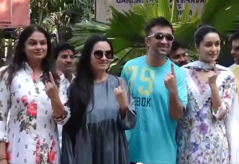 Actor Shraddha Kapoor Cast Their Vote In Maharashtra Election 2024
