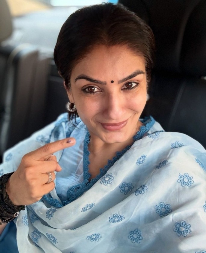 Raveena Tandon Flaunts Her Inked Finger After Voting At The Maharashtra Elections 2024.
