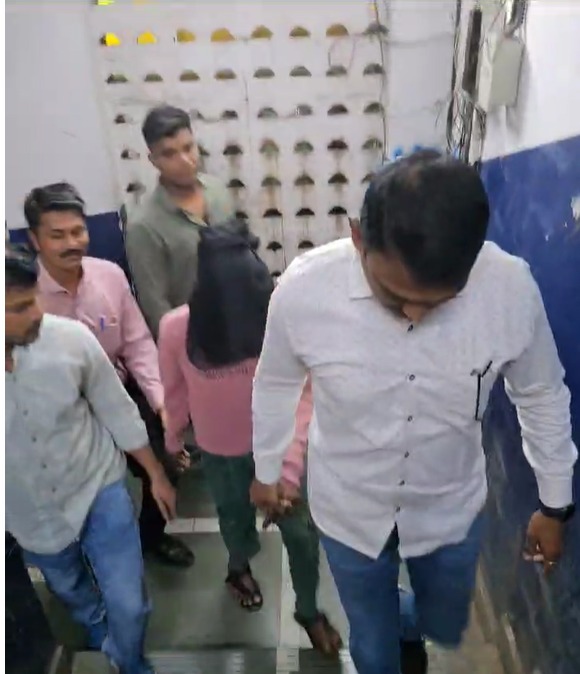 Desi Pistol Ke Sath 1 History Sheeter Ko Arrest Kiya Malwani Police Ne At Gaondevi Temple Near Ali Talao