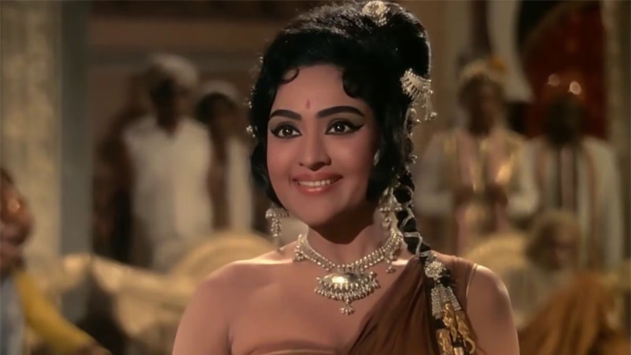 Vetran Actress Vyjayanthimala Ki Death Ki Khabar Jhuti, Family Members Ne Bataya – Zinda Hain With Good Health