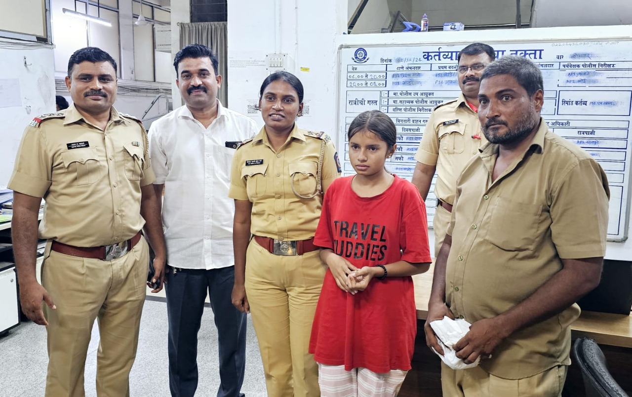 Khar Police Ne 13 Yrs Old Missing Girl Ko Rescue Kiye Kuch Hi Ghanto Me, Parents Ne Mumbai Police Ka Shukar Adaa Kiya