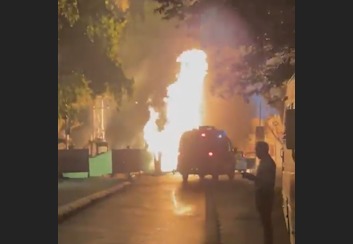 Gas Pipeline Leakage Hone Se Lagi Aag At Andheri East, 3 Gaadiyan Jalkar Khaak, 3 Injured