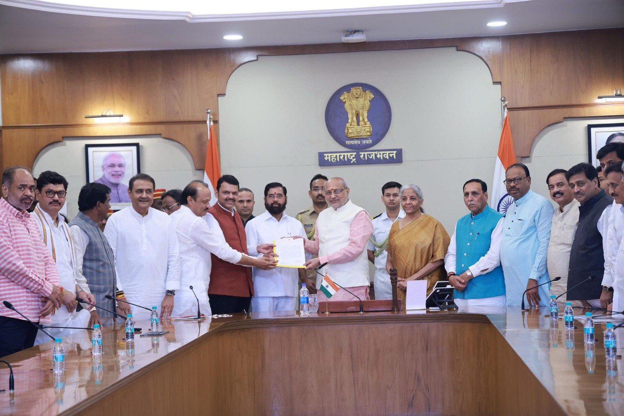 Mahayuti Leaders Ne Maharashtra Governor Se Mulaqat Kar Sarkar Banane Ka Daawa Kiya, Kal 5 Dec Hoga Shapath Samaroh