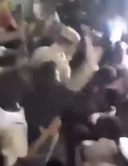 Masjid me ghusne ki koshih, Holi Festival manate hue logon ka tamasha, 1 injured at Ratnagiri