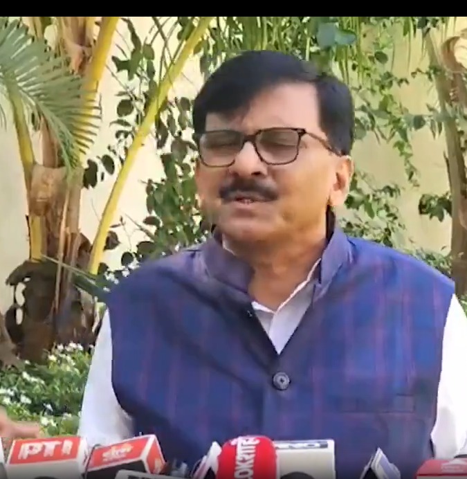Hinduwon ko darane ka apne hi logon se hamla karane ka naya pattern hai, Nagpur Violance par Maharashtra sarkar ko sunaya Sanjay Raut ne
