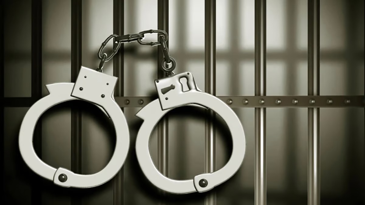 Cyber Fraud Stock Market me zyada profit dene ke bahane logon ko lootne wale 3 arreated Mumbai Cyber Police North Region
