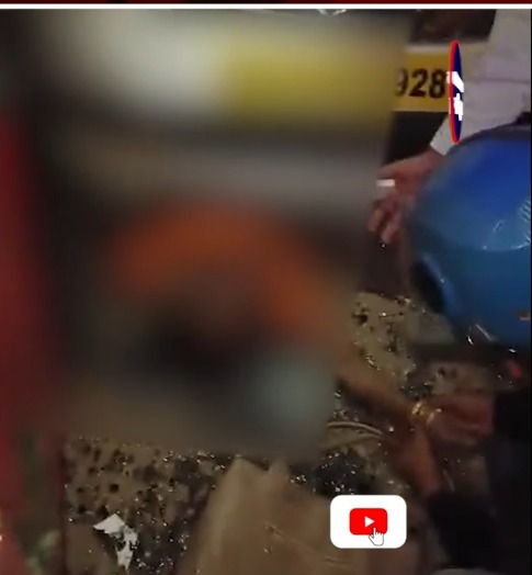 Kurla Accident Me Mritak Mahila Ka Gold Kangan Churate Hue Camera Me Qaid Hua, Social Media Par Video Viral