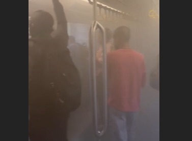 Devipada Metro Station Par Bus Fire Se Metro Coach Mein Dhuaan; Video Viral