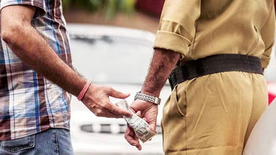 Rishwat Rs 20 Hazar Lete MHB Police Station Ke Constable Aur ASI Ko Pakda ACB Mumbai Ne At Borivali