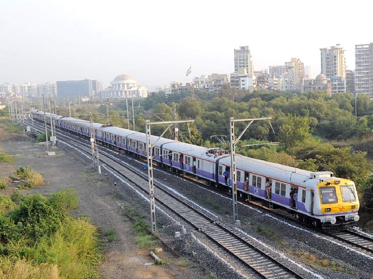 Central Railway Local Train Service Affected, Gaadiyan Deri Se Chal Rahi Hain, Kalyan Ke Aage Technical Glitch