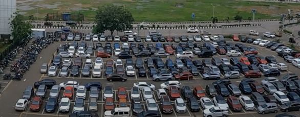 Car Ne Kuchla Parking Lot Attendant Ko At BKC, 44yrs Old Shaks Ki Death Hui, Driver Arrested
