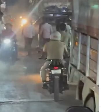 Police Man Bindas Wrong Side Santacruz kalina
