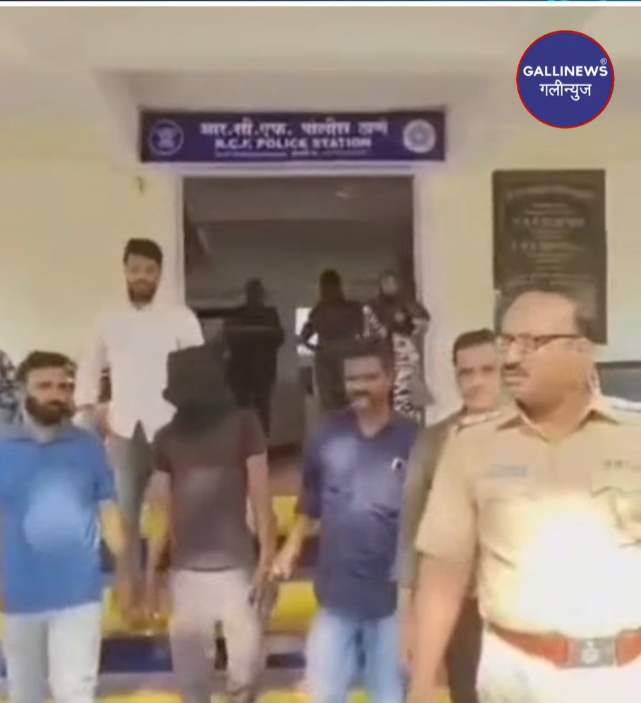 2 Desi Pistol 8 Zinda Kartoos Ke Sath 1 Shaks Ko Chembur Se Arrest Kiya RCF Police Station Ne
