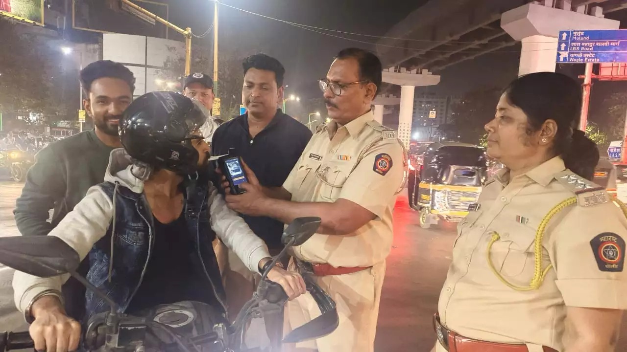 Thane Police Ne 300 Se Zyada Logon Par Karwai Ki Drunk Driving Cases Mein, 31st Dec New Year Ke Mauqe Par