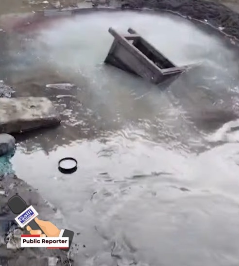 Pipeline Burst – Road par paani hi Paani near Amira Building at Mhada Malwani Malad