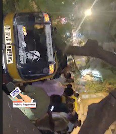 Kandivali (E) ,Lokhandwala Tree Fall On Auto Rickshaw