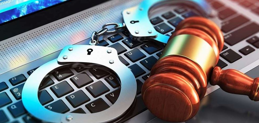 Mumbai Police Ne Cyber Crime Se Bachne Ke Liye Digital Rakshak Helpline No Launch Kiya, Number Save Karlo Sab Log