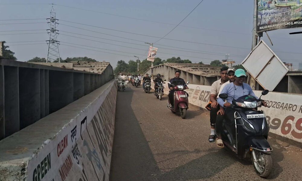 Malwani Evershine Connecting Bridge Ko Lekar BMC Ne Lagaya Banner, Bataya Ramp Todenge Bridge Nahi