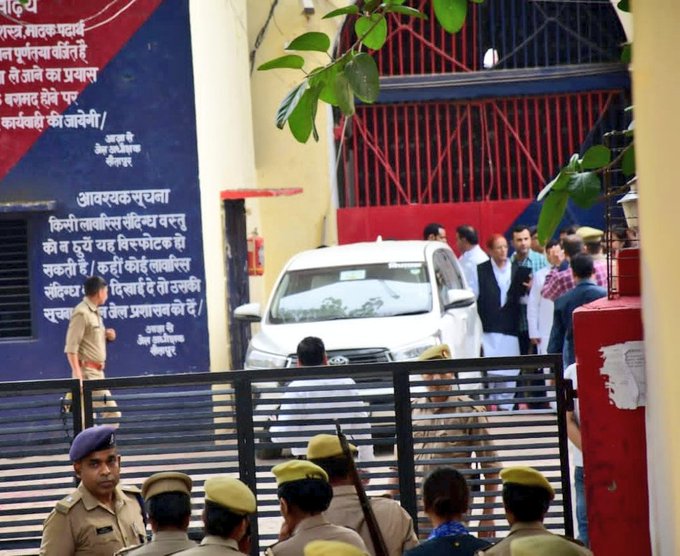 Maharashtra m Love Jihad k khilaf 7 members ek commeetee banai gai.