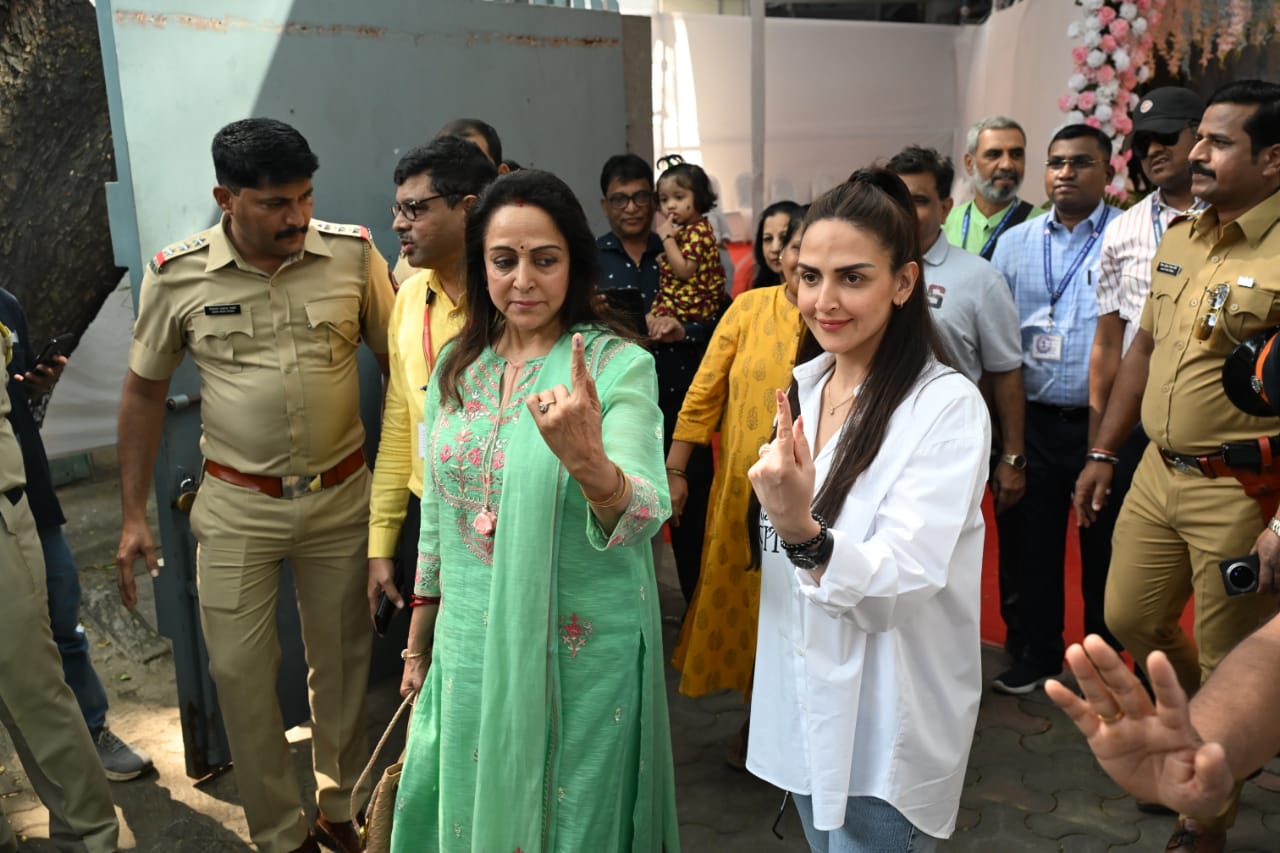 Esha Deol And Hema Malini Arrived At The Polling Booth At Jamnabai International School To Cast Their Votes,