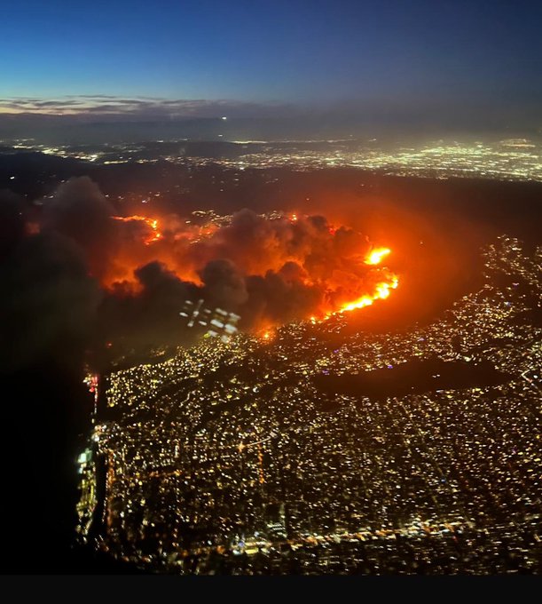 Wild Fires – Los Angeles Me Lagi Wildfires Me Hazaron Ghar, Lakhon Trees Jalkar Khaak Hue, Charon Taraf Hahakar Mach Gaya