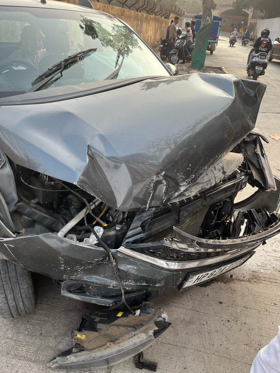 Television Actor Ravi Bhatia Ki Car Ka Accident Hua Near INS Hamla Madh Road Malad West