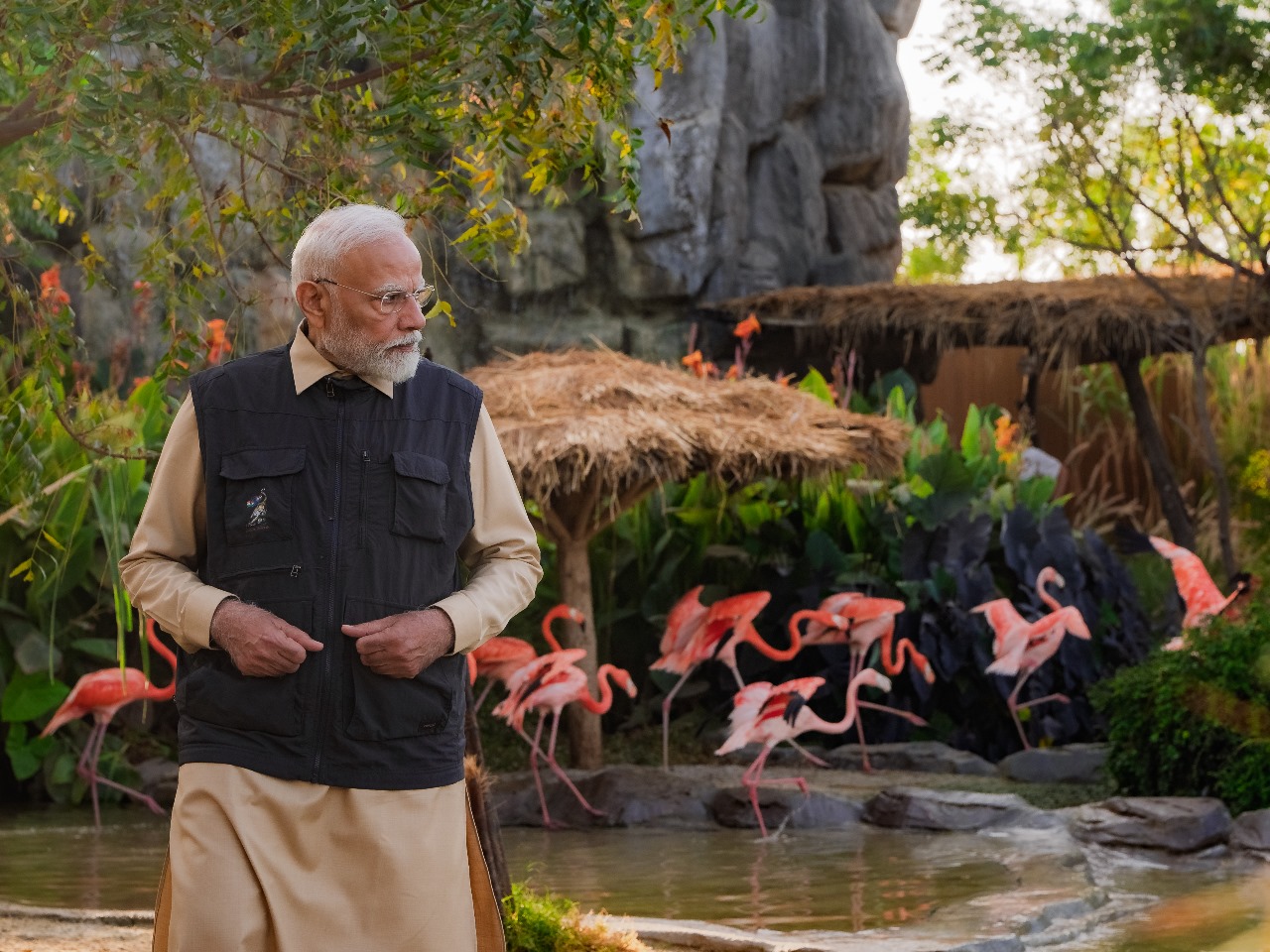 PM Narendra Modi ne Vantara wildlife conservation ka Inauguration kiya at Gujrat, Ambani Parivar ne kiya Wellcome
