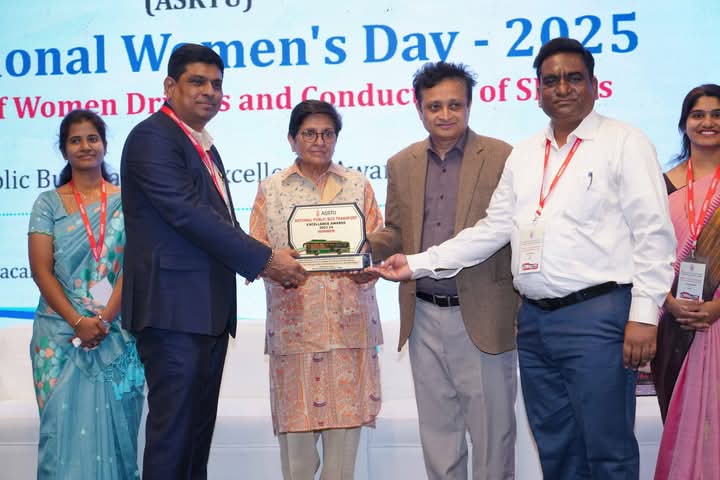 B.E.S.T Ko ASRTU Se Mila National Public Bus Transport Excellence Award Year 2023-24 Ke Liye At New Delhi