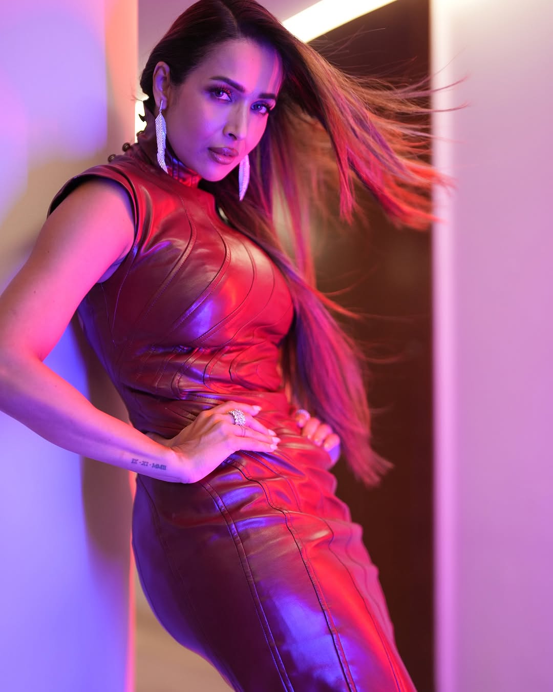 Malaika Arora Ke Khilaf Mumbai Court Ne Bailable Warrant Issue Kiya – 2012 Saif Ali Khan Case