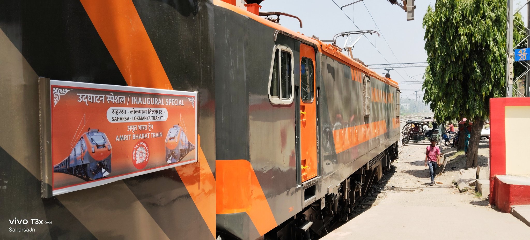 Mumbai LTT Se Bihar Saharsa Ke Beech Shuru Hui Amrit Bharat Express, PM Modi Ne Dikhayi Hari Jhandi