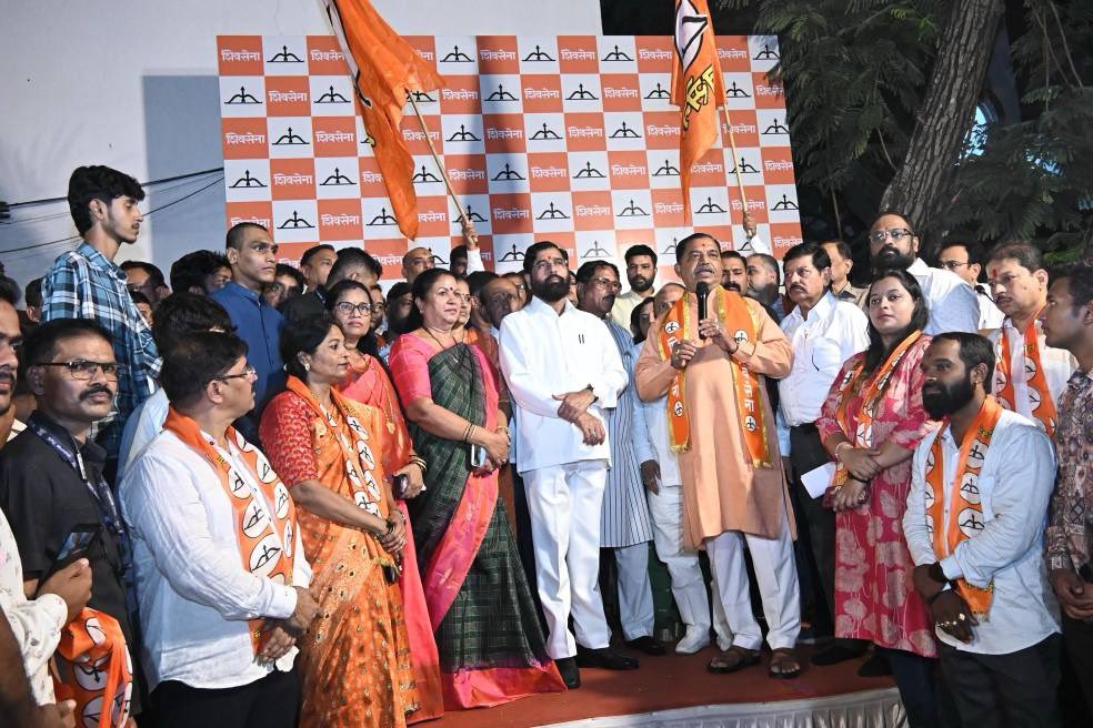 Thackeray Sena ko laga Jhatka, Former Mumbai mayor Datta Dalvi Shinde Sena join kiya