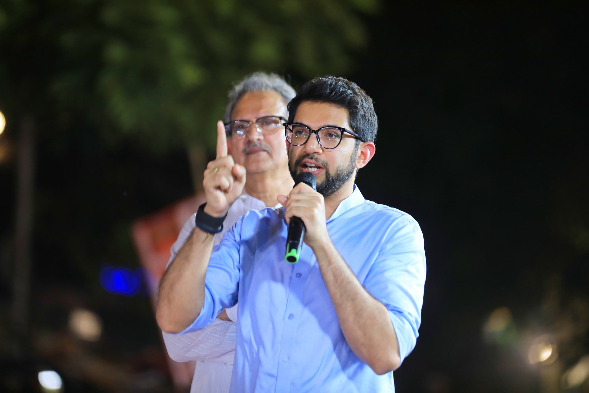 Aaditya Thackeray Ne Cancel Kiya Birthday, Ahmedabad Crash Ke Baad Victims Ke Saath Duaein!