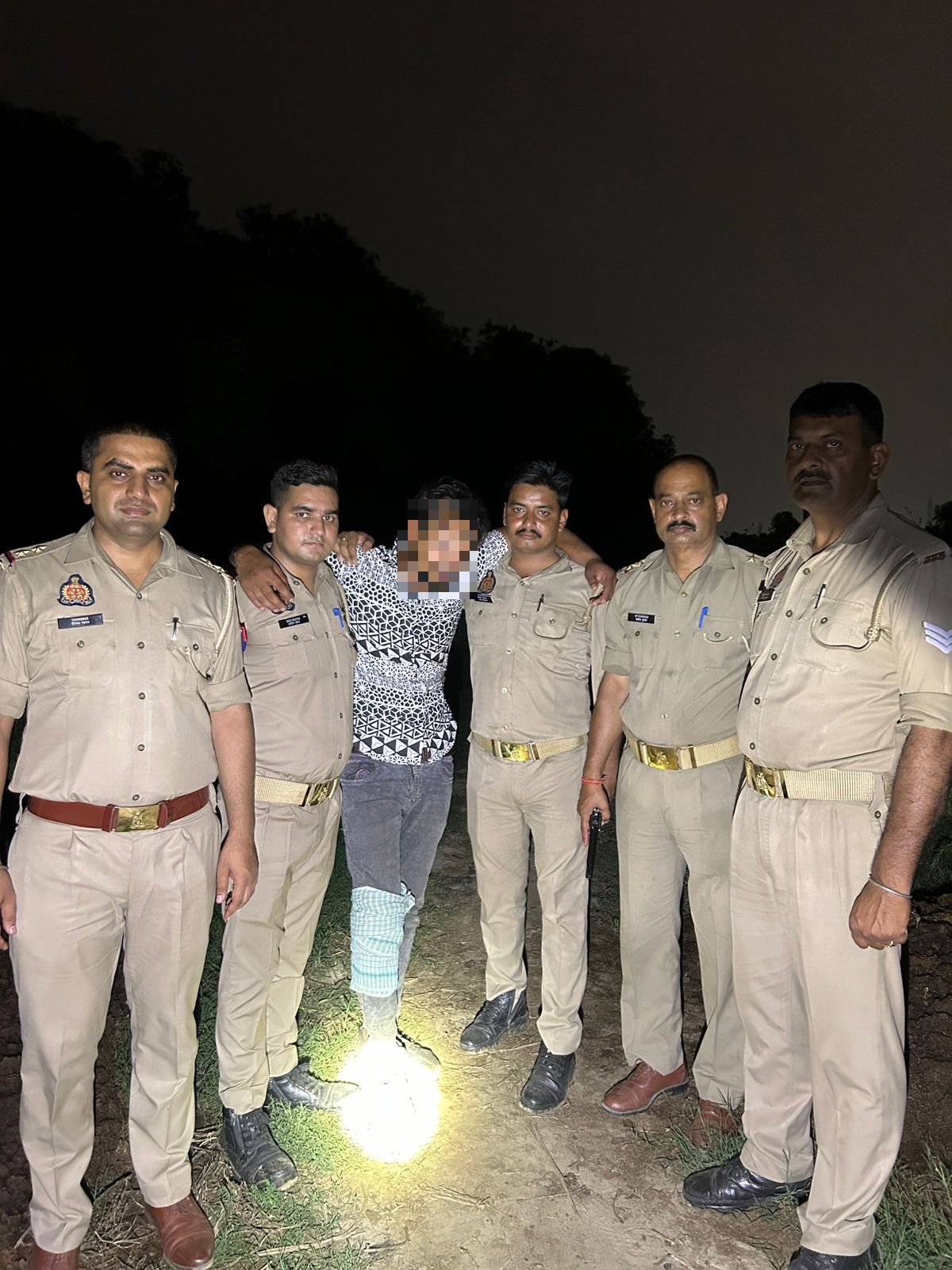 Bareilly Encounter: Chhoti School Girl Ko Molest Karne Wale Bike Sawar Ko Police Ne Encounter Mein Pakda