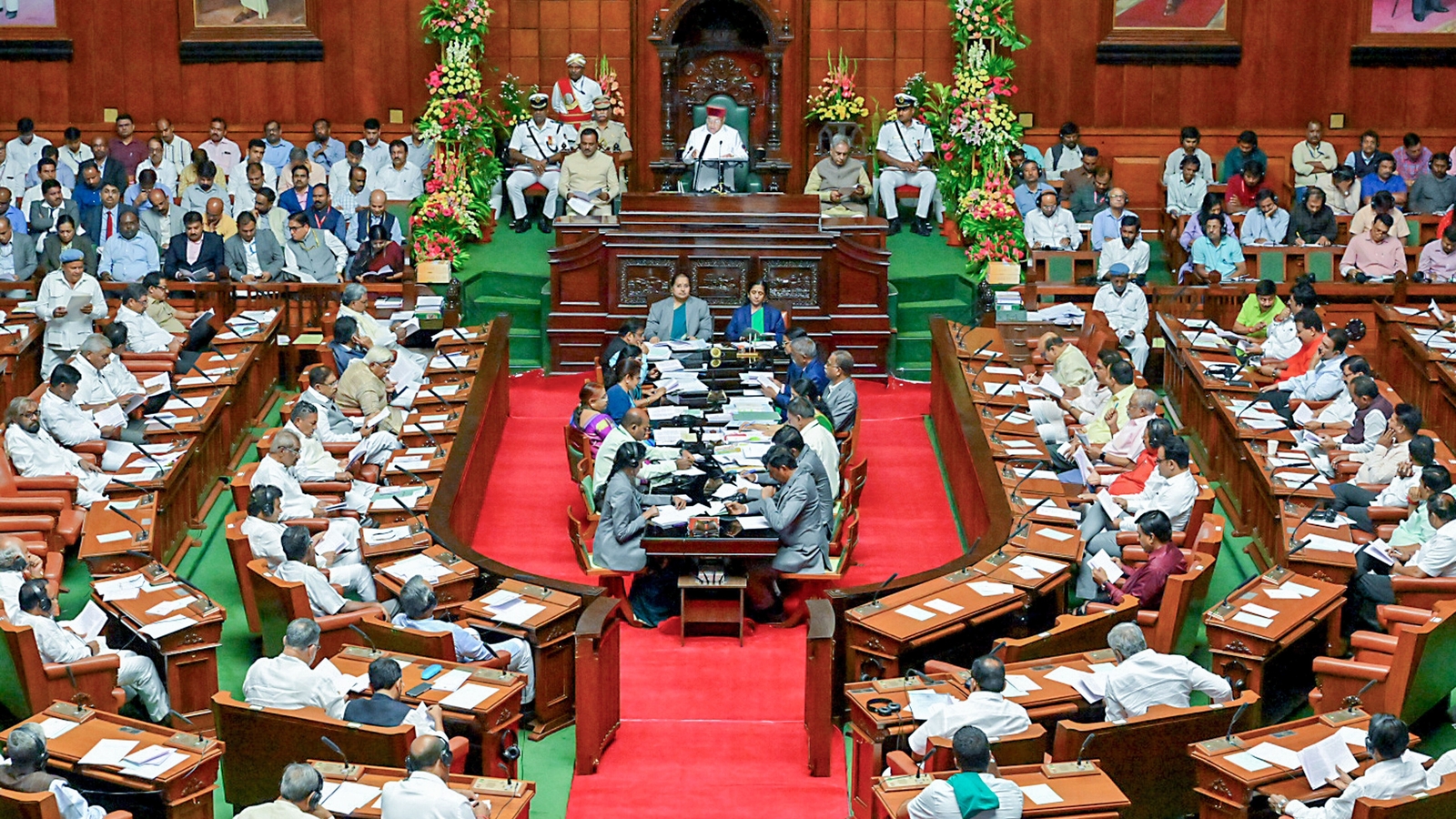 Muslims Reservation 4% In Public Contracts, Bill Pass Kiya Karnataka Sarkar Ne, BJP Ka Hungama Karne Par 18 MLA Suspend