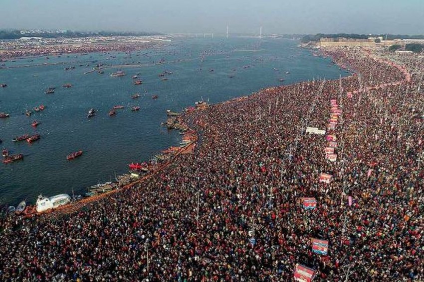 Adani Group Uttar Pradesh Me Hone Wale Maha Kumbh Mela Me Daily 1 Lakh Bhakton Ko Prasad Bantne Ka Kaam Karenge