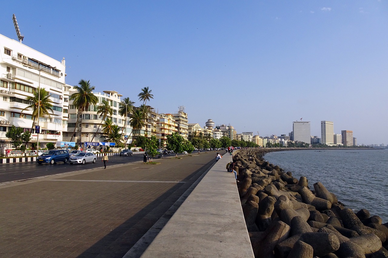 Mumbai ka mausam hua suhana, aane wale dino me temperature aur bhi girne ki sambhavna batayi IMD ne.