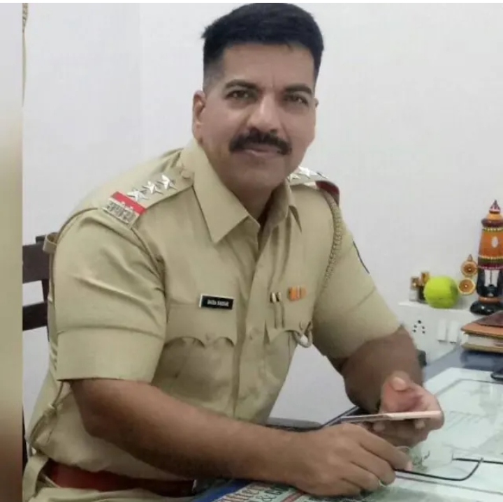 Encounter Specialist Daya Nayak & Team Ne 1 Desi Pistol, 4 Zinda Kartoos Ke Sath 1 History Sheeter Ko Pakda At Bandra