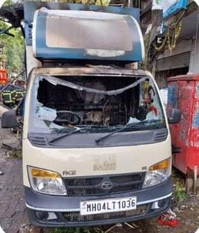 Tempo Me Compressor Blast Hone Se Lagi Aag, 1 Dead 1 Serious Injured Hua at Goregaon West